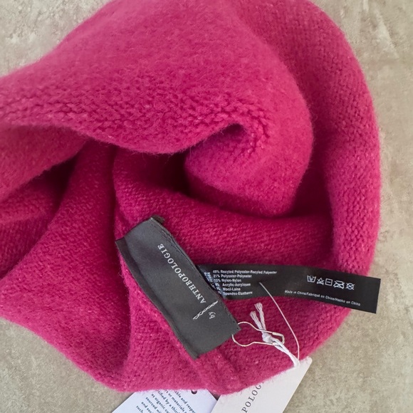 Anthropologie Eyewear Beanie - Picture 5 of 7